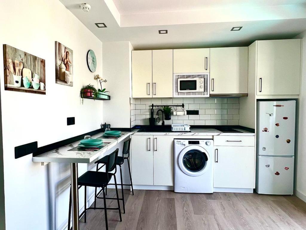 Fm Beach Home - Renovated Apartment With Swimming Pool Near Maspalomas Dunes & Beach Playa del Ingles  Exterior photo
